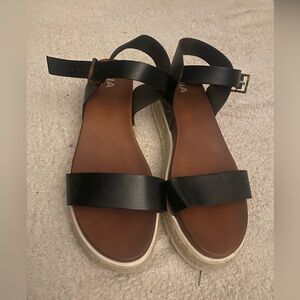 Mia 11 platform sandals